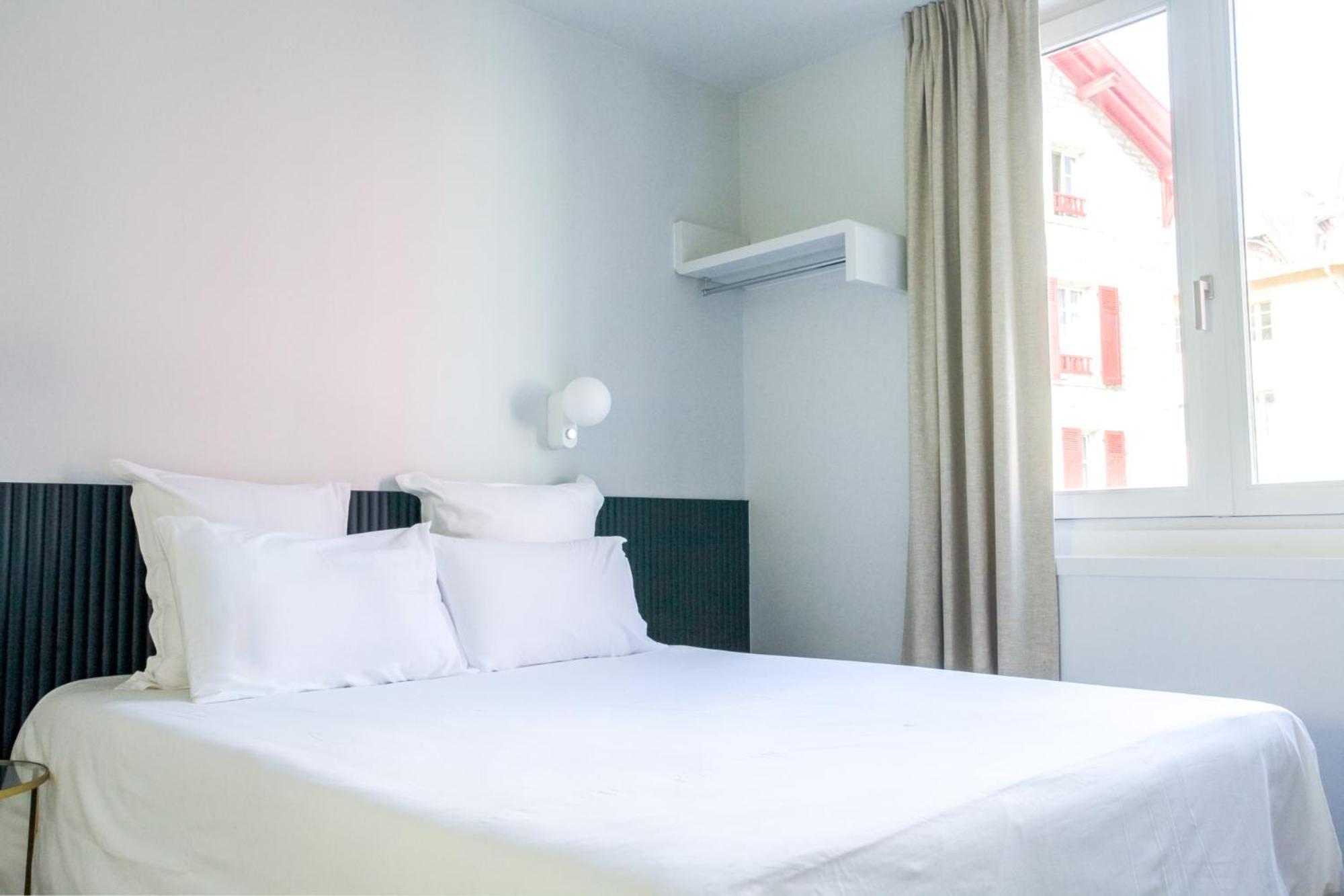 Small Double Room,1305285958:JPEG